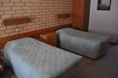 Keith Motor Inn - Pubs and Clubs 16