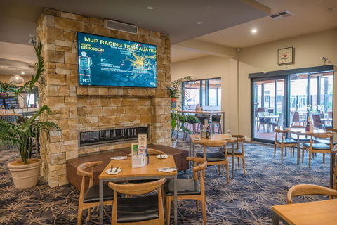 Vine Inn Barossa - Pubs and Clubs 23