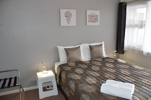 105 On The Park - Pubs and Clubs 6