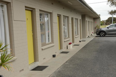 105 On The Park - Pubs and Clubs 5