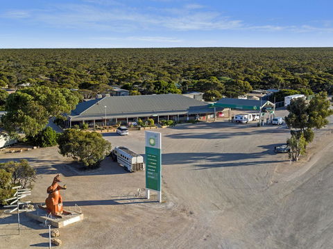 Border Village Roadhouse - Pubs and Clubs 22