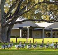 Serafino McLaren Vale - Pubs and Clubs