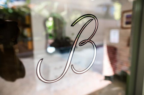 The Belmore Apartments Hotel - Pubs and Clubs 3