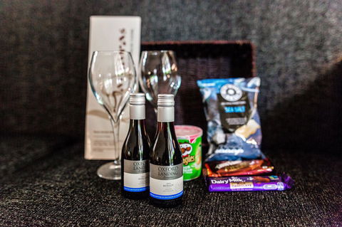 The Belmore Apartments Hotel - Pubs and Clubs 19