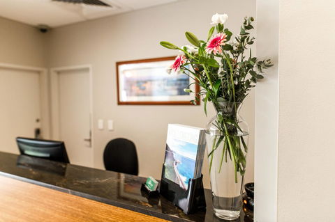 The Belmore Apartments Hotel - Pubs and Clubs 4