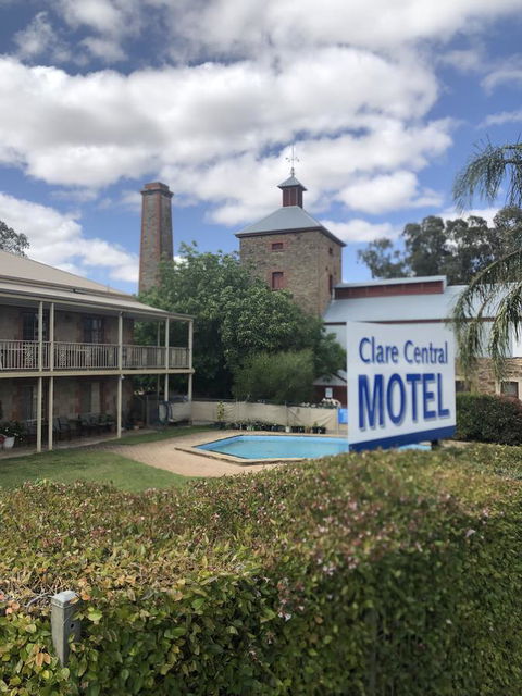 Clare Central - Pubs and Clubs 1