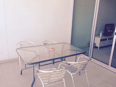 Breakwater Apartment - Pubs and Clubs 13