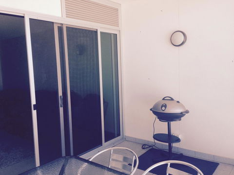 Breakwater Apartment - Pubs and Clubs 11