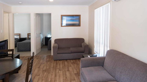 Wallaroo Holiday Park - Pubs and Clubs 28