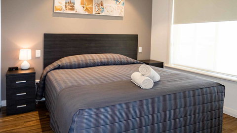 Wallaroo Holiday Park - Pubs and Clubs 24