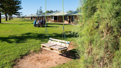 Wallaroo Holiday Park - Pubs and Clubs 2