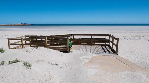 Wallaroo Holiday Park - Pubs and Clubs 12