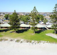 Wallaroo Holiday Park - Pubs and Clubs