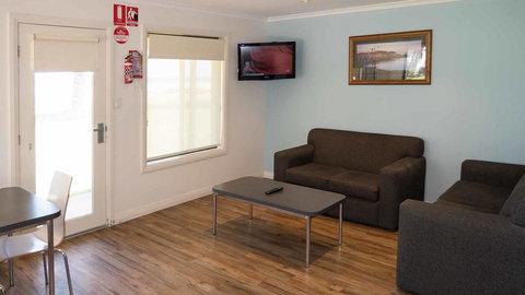 Wallaroo Holiday Park - Pubs and Clubs 18