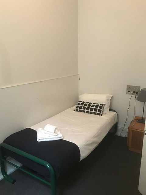 Grosvenor Hotel - Pubs and Clubs 10