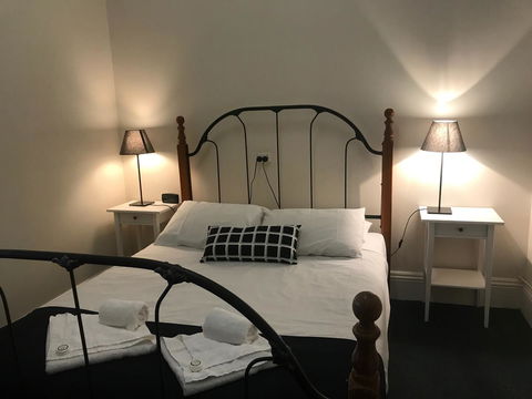 Grosvenor Hotel - Pubs and Clubs 12