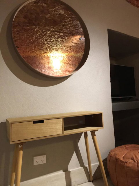 The Lookout Cave Underground Motel - Go Out 10