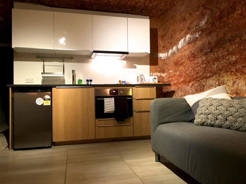 The Lookout Cave Underground Motel - Go Out 13