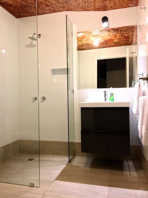 The Lookout Cave Underground Motel - Go Out 11