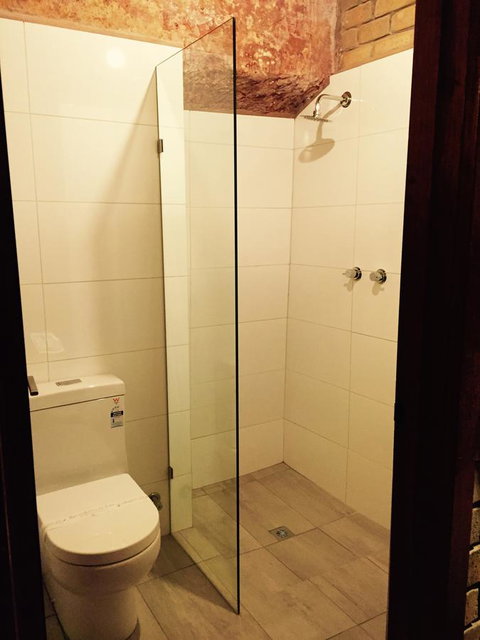 The Lookout Cave Underground Motel - Go Out 44