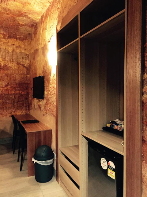 The Lookout Cave Underground Motel - Go Out 36