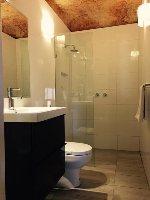 The Lookout Cave Underground Motel - Go Out 39