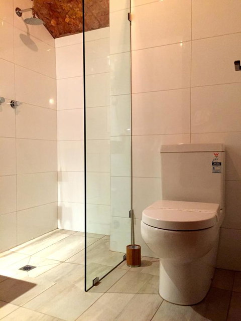 The Lookout Cave Underground Motel - Go Out 38