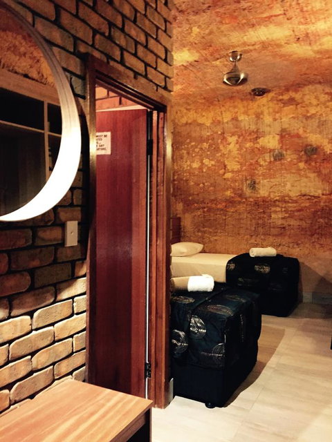 The Lookout Cave Underground Motel - Go Out 37