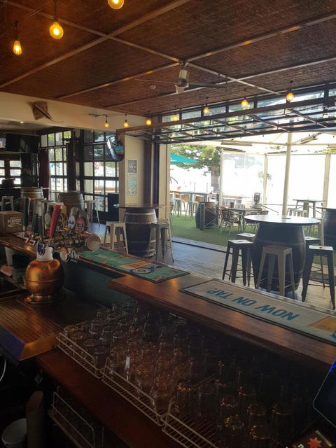Pier Hotel Port Lincoln - Pubs and Clubs 3
