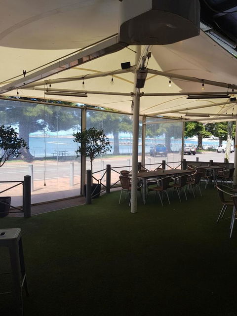 Pier Hotel Port Lincoln - Pubs and Clubs 29