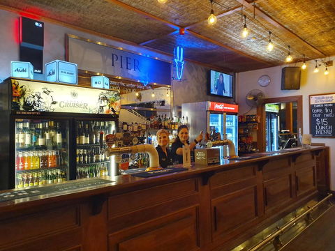 Pier Hotel Port Lincoln - Pubs and Clubs 6