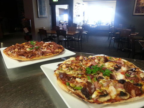 Pier Hotel Port Lincoln - Pubs and Clubs 28