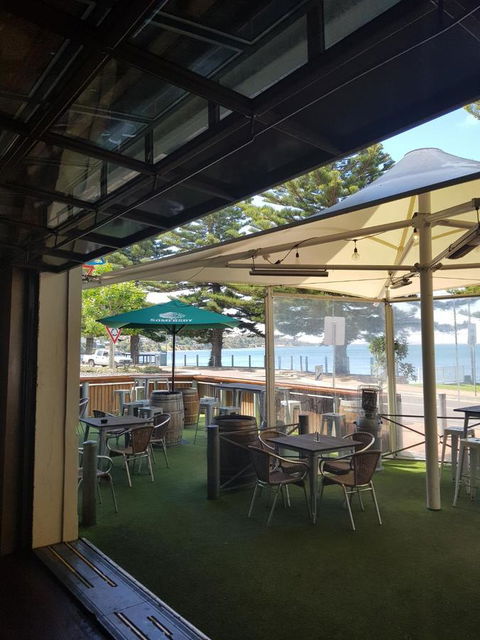 Pier Hotel Port Lincoln - Pubs and Clubs 30