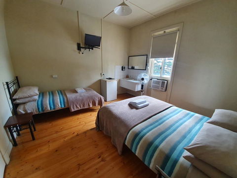 Pier Hotel Port Lincoln - Pubs and Clubs 22
