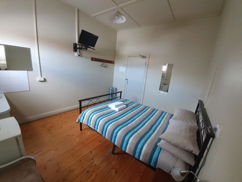 Pier Hotel Port Lincoln - Pubs and Clubs 20