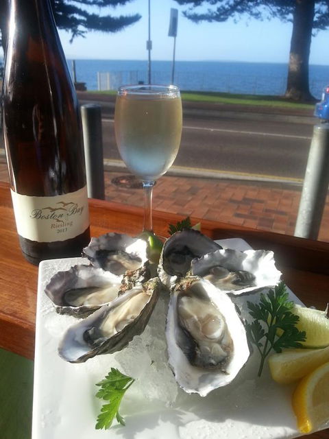 Pier Hotel Port Lincoln - Pubs and Clubs 7