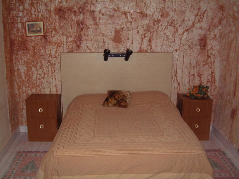 Radeka Downunder Underground Motel - Go Out 9