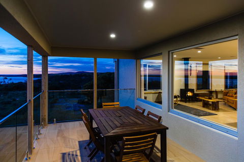 Southern Ocean Lookout - Pubs and Clubs 13