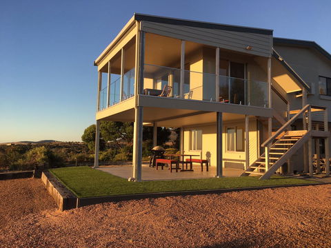 Southern Ocean Lookout - Pubs and Clubs 11
