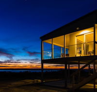 Southern Ocean Lookout - Pubs and Clubs