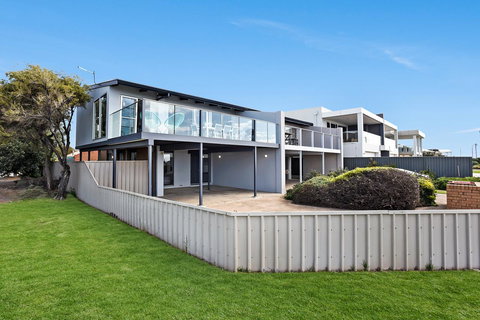 Sorrento - Aldinga Beach - Pubs and Clubs 5