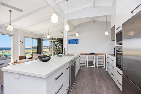 Sorrento - Aldinga Beach - Pubs and Clubs 8