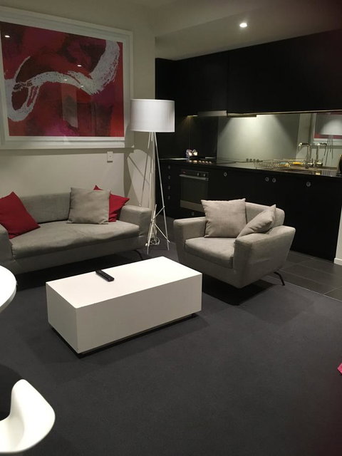 Luxury Apartment - Pubs and Clubs 3