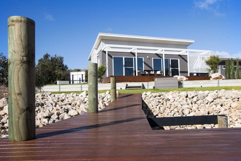 Villa Serra - Pubs and Clubs 12