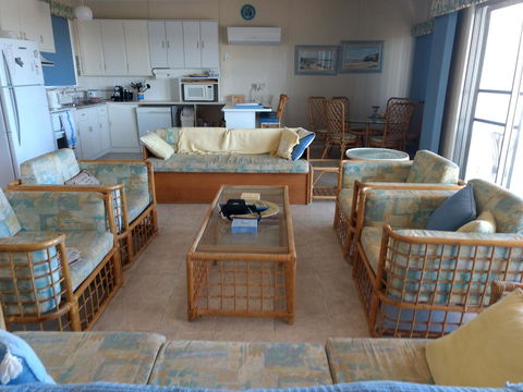 Seafront Shack - Pubs and Clubs 7