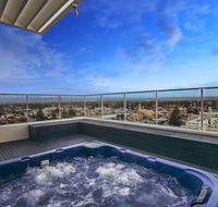 Glenelg Skyline Penthouse - Pubs and Clubs