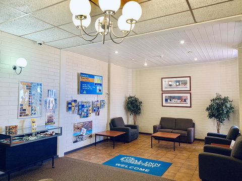 Opal Inn Hotel, Motel, Caravan Park - Go Out 31