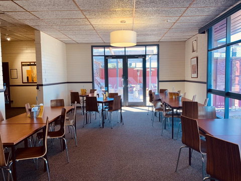 Opal Inn Hotel, Motel, Caravan Park - Go Out 27