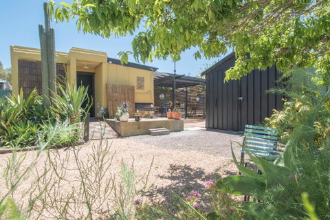 Sinclair Cottage - Go Out 30