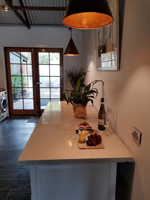 Irongate Studio B&B - Go Out 6